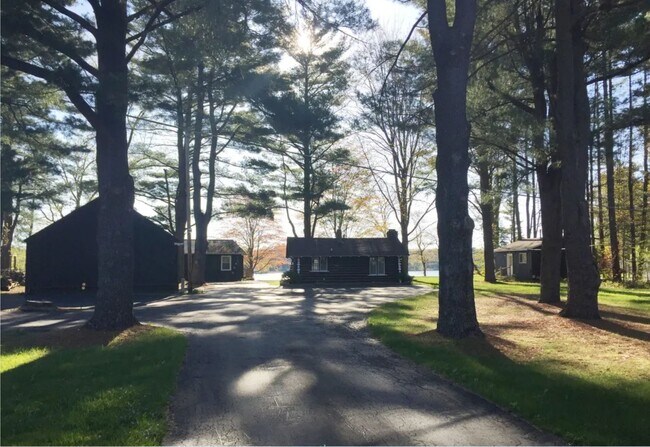 Building Photo - 3884 N West River Rd