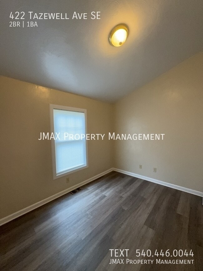 Building Photo - 422 Tazewell Ave SE