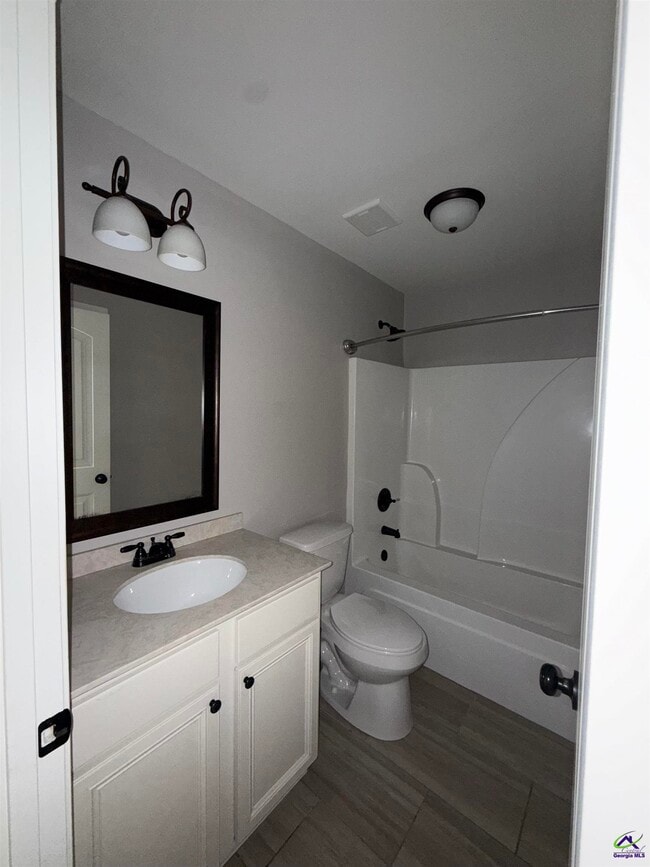 Building Photo - 150 Worchester Cir