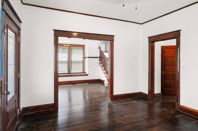 Building Photo - Charming 3-Bedroom Home with Spacious Layout and Bonus Utility Space