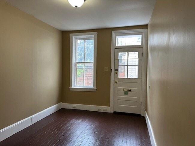 Building Photo - 237 Sayford St