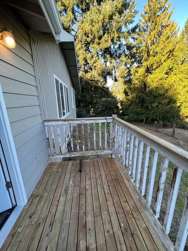 Building Photo - 2 bedroom rambler with Issaquah schools