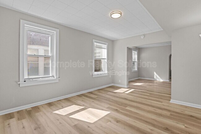 Building Photo - 5300 Bancroft Ave