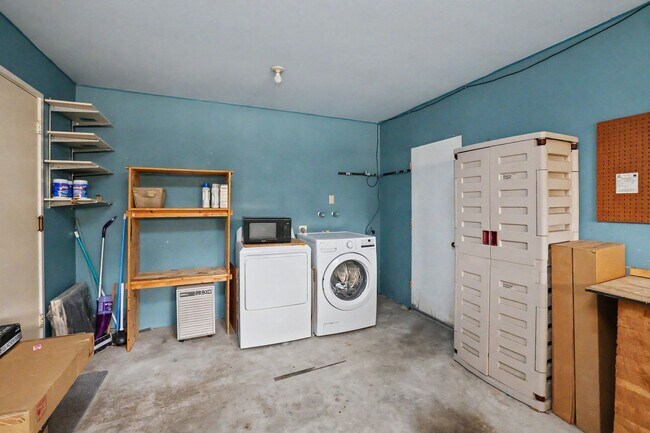 Building Photo - Charming 2 Bedroom Pacific Grove Home with Ocean Views