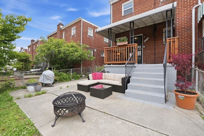 Building Photo - Michigan Park Townhome | 4 Bed | 2.5 Bath | 1,700 Sf | Fenced-in Front & Backyard w/ Deck