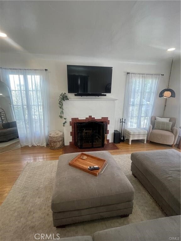 Building Photo - 4586 Sunnyside Dr