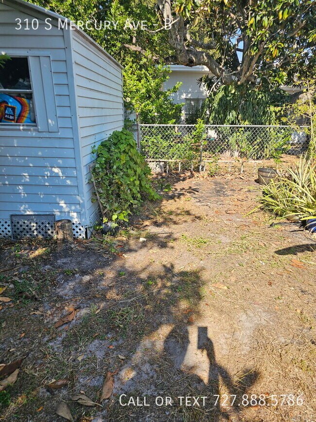 Building Photo - 310 S Mercury Ave