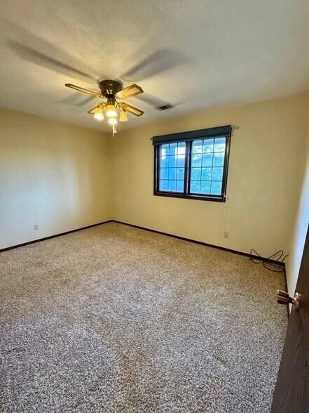 Building Photo - 1299 48th Ave