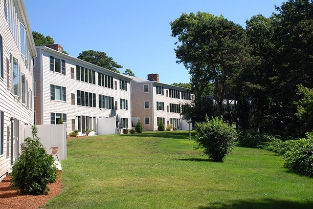 Primary Photo - Lily Pond Apartments