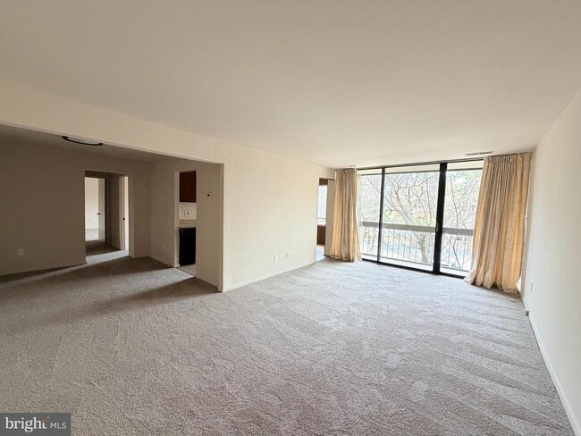 Building Photo - 8717 Hayshed Ln