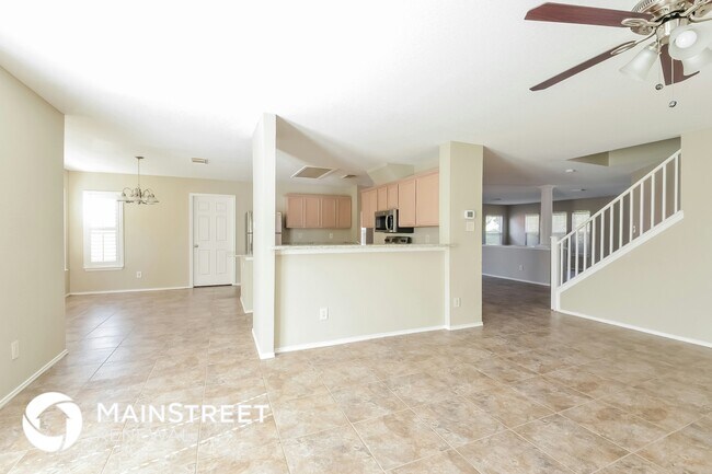 Building Photo - 802 Empresario Dr
