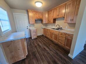 Building Photo - Modest in Mineral Wells