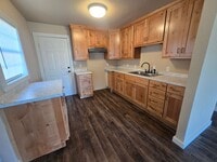 Building Photo - Modest in Mineral Wells