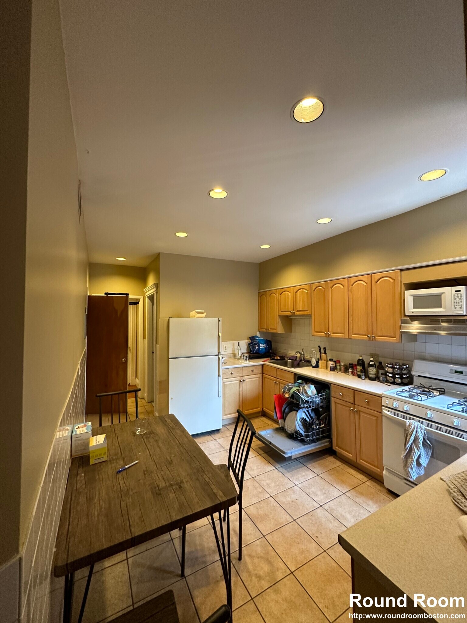 Building Photo - 10 Strathmore Rd