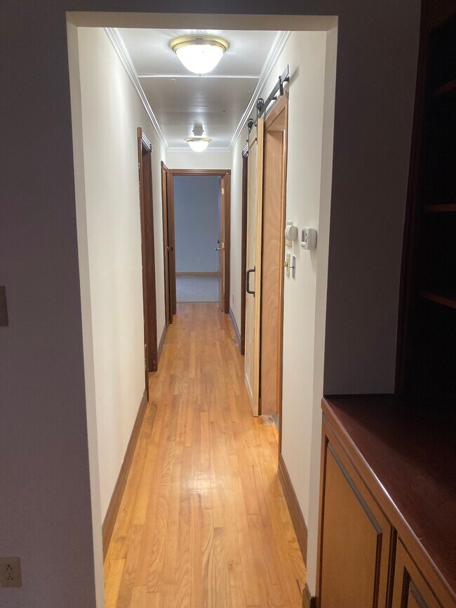 Building Photo - 2401 Bristol Rd