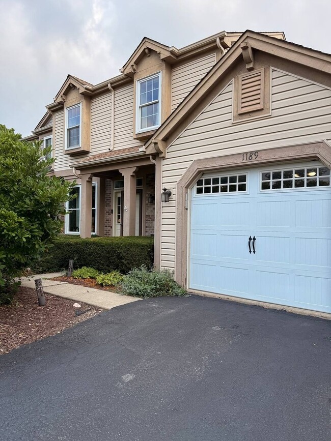 Primary Photo - 1189 Regent Dr