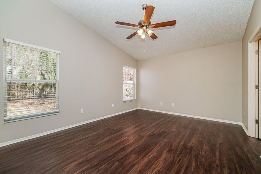 Building Photo - 8730 Morrison Oaks Ct