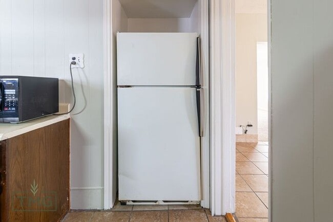 Building Photo - Spacious 2 Bed + Flex Space – Perfect Room...