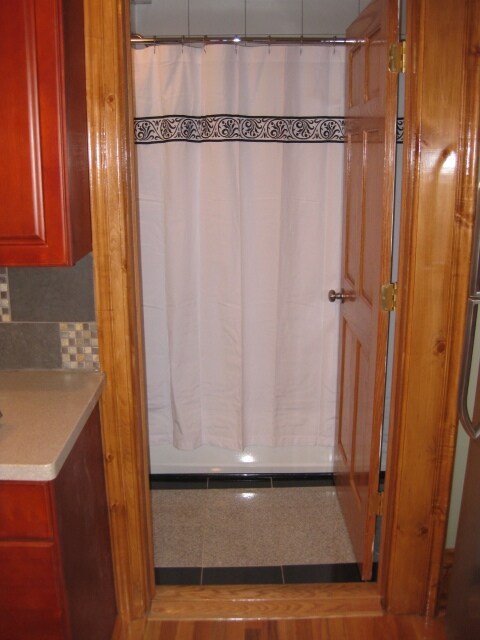 Bathroom - 196 Bristol St