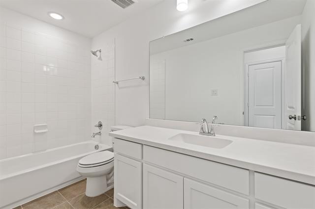 Building Photo - 621 Somerset Dr