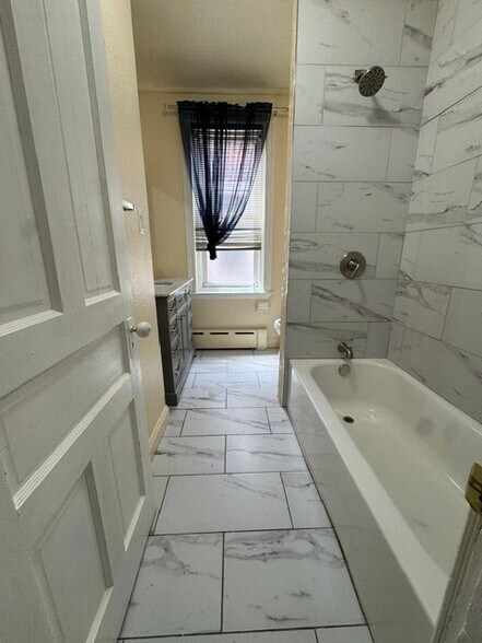 Building Photo - 522 N 58th St