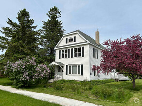 Building Photo - 1416 Elm Ave