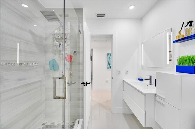 Building Photo - 8501 SW 142nd St