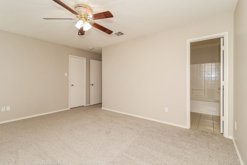 Building Photo - 5112 Royal Burgess Dr