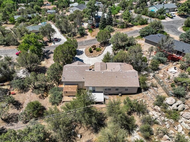 Building Photo - Immaculate 3 bedroom, 2 bath home in Prescott Heights