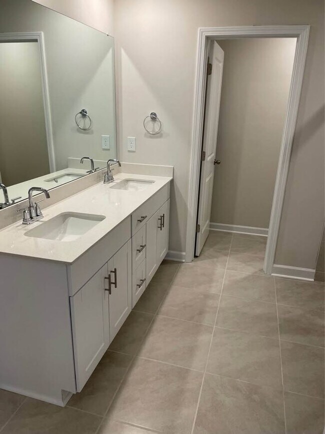 Building Photo - Available Soon! Stunning Five Bedroom, Three Bath Home in Clear Pond!