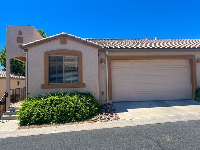 Building Photo - 1715 Pinon Dr