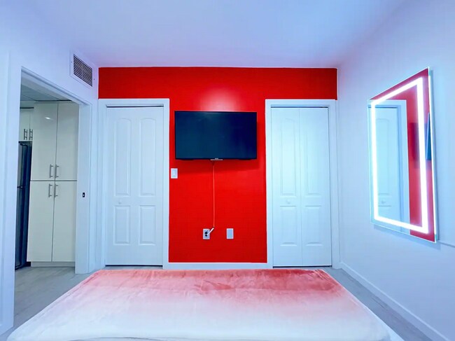 Closet - 1601 Meridian Ave