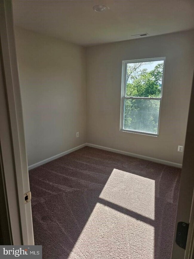 Building Photo - 43 Cramsford St