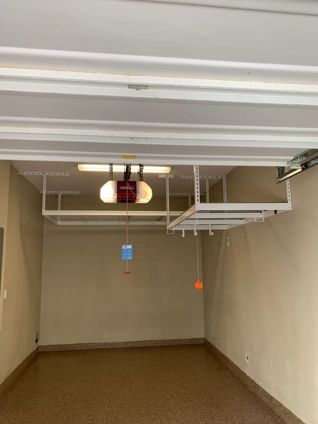 Building Photo - 2 Bed 3 Bath Townhouse For Rent in Temecula