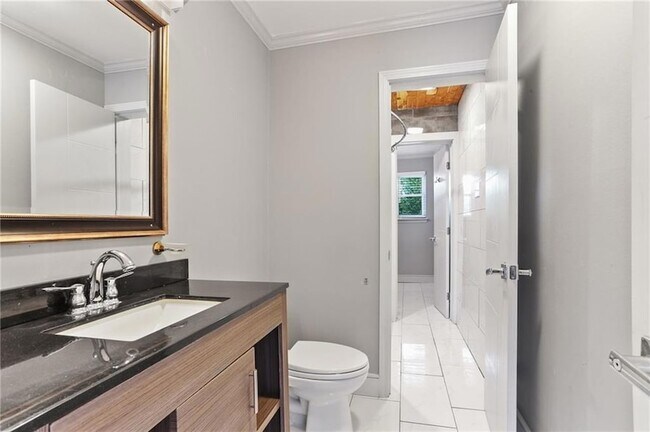 Building Photo - 2663 Toulon Dr