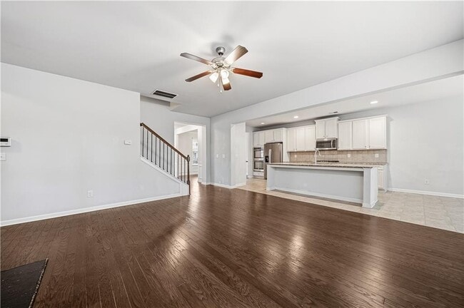 Building Photo - 425 Lance View Ln