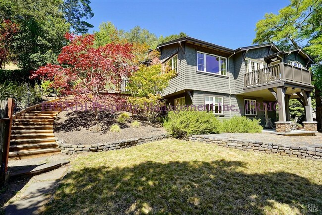 Building Photo - 422 Live Oak Dr
