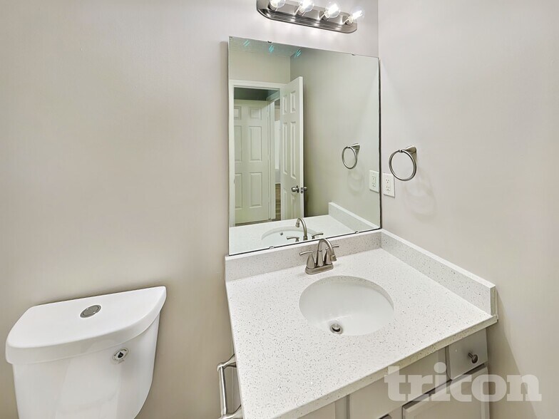 Building Photo - 1123 Alston Hill Dr