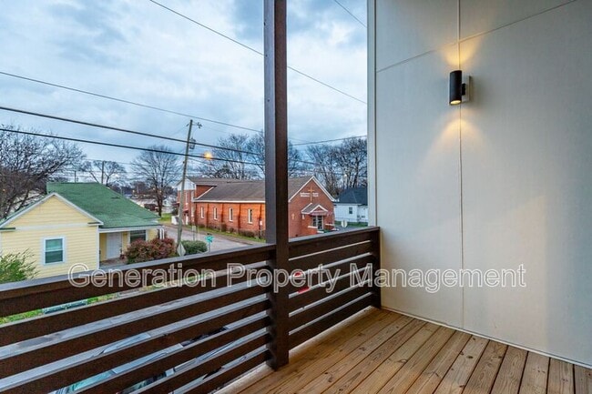 Building Photo - 1124 Garfield St