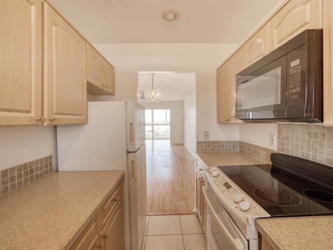 Building Photo - 4939 Floramar Terrace