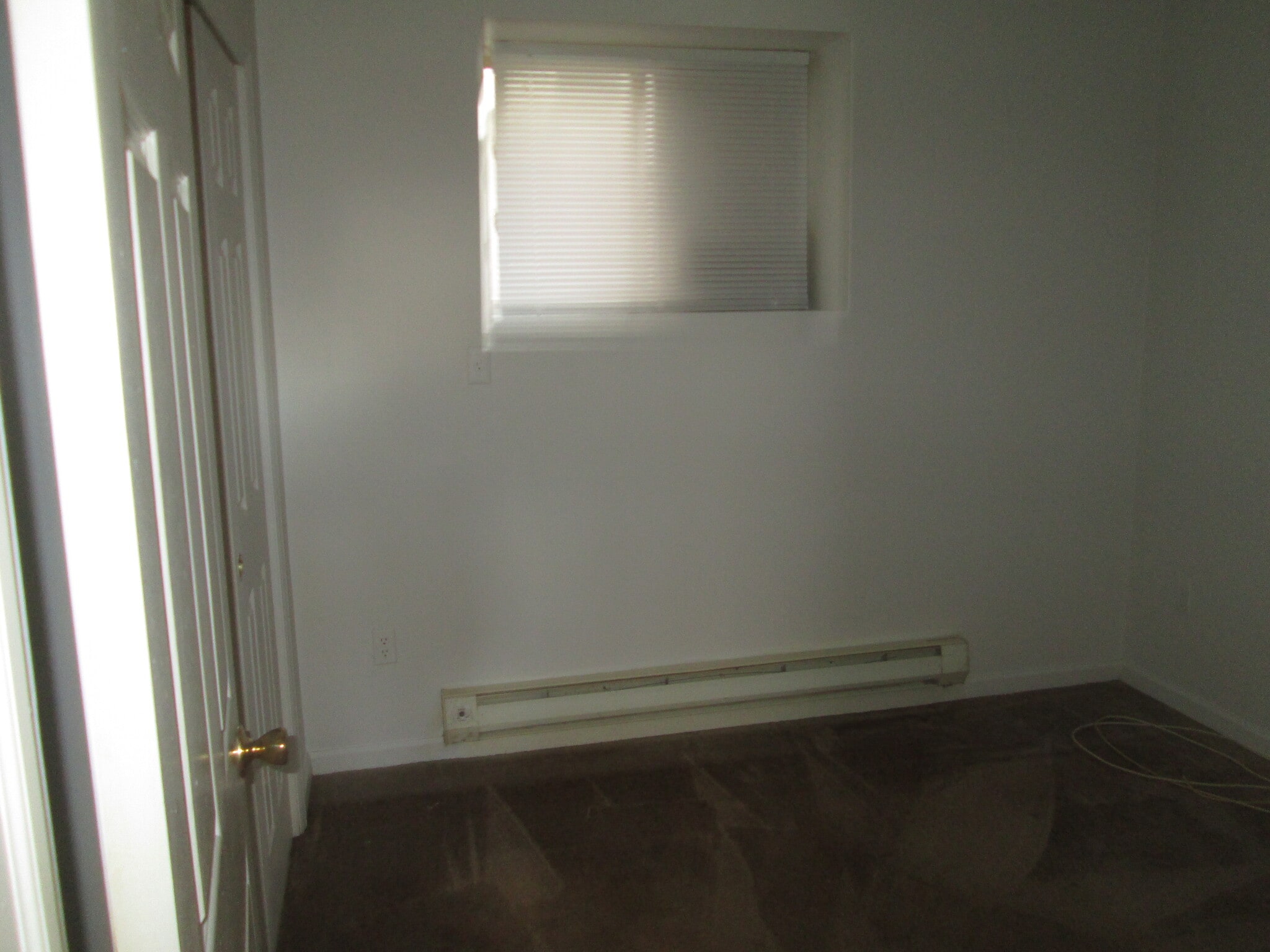 Living room - 42 Avon Pl