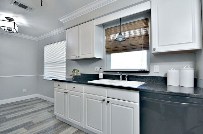 Building Photo - 10994 90th Terrace