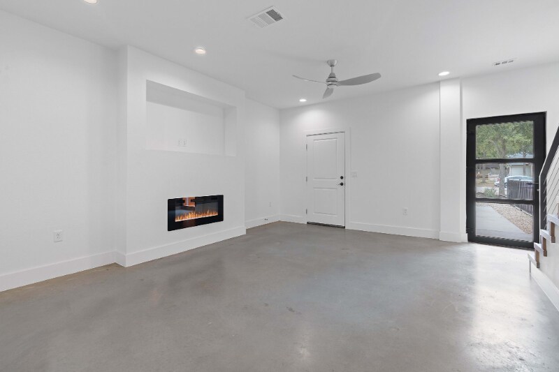 Building Photo - 124 S Mockingbird Cir