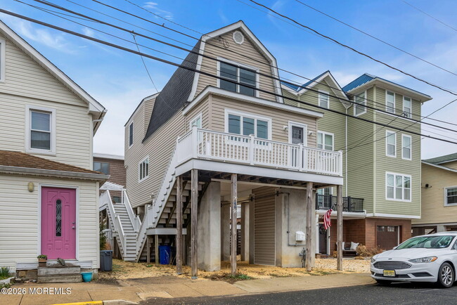 Building Photo - 46 Barberie Ave