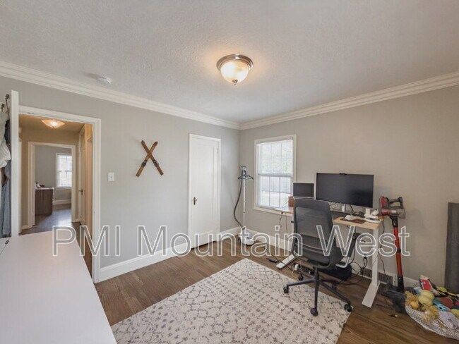 Building Photo - 2122 S 1800 E