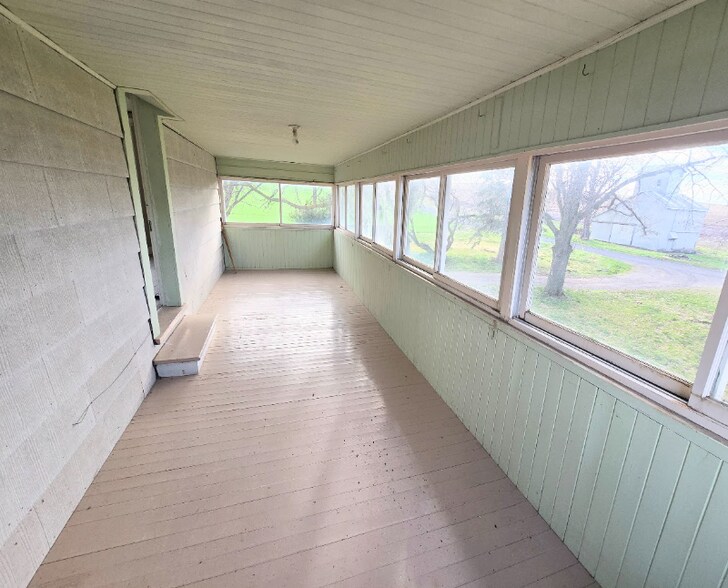 Building Photo - 1917 7 Mile Rd