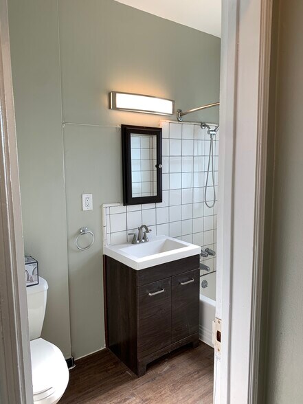 Building Photo - 2028 1/2 S West View St