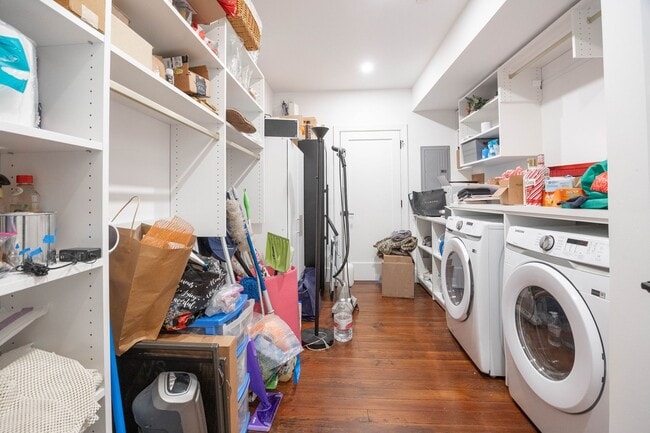 Building Photo - Newbold Square Church