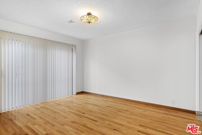 Building Photo - 824 S Shenandoah St