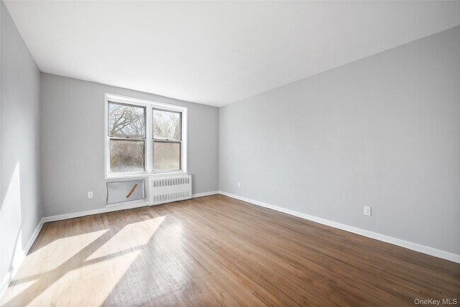 Building Photo - 6535 Broadway